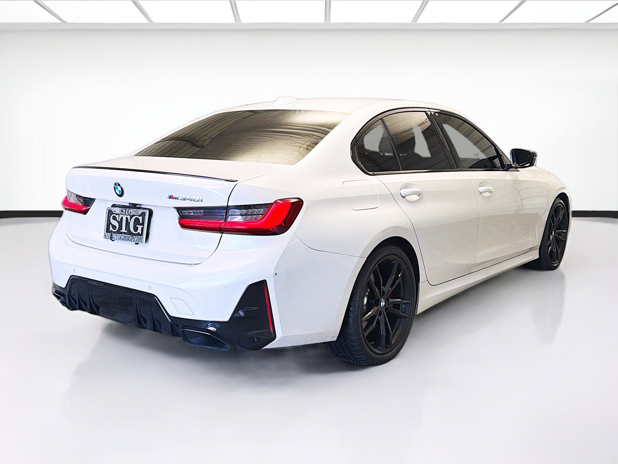 Used 2023 BMW M340i w/ Premium Package image 4