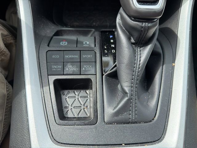 Used 2025 Toyota RAV4 XLE Premium w/ Weather Package AWD/4WD image 37
