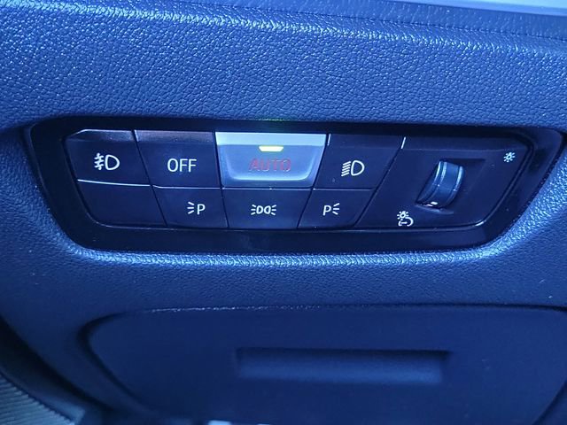 Used 2021 BMW 330e 330e iPerformance w/ M Sport Package image 19