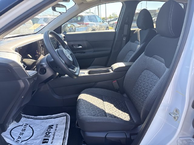 New 2027 Nissan Kicks SV w/ Cold Weather Package FWD image 13