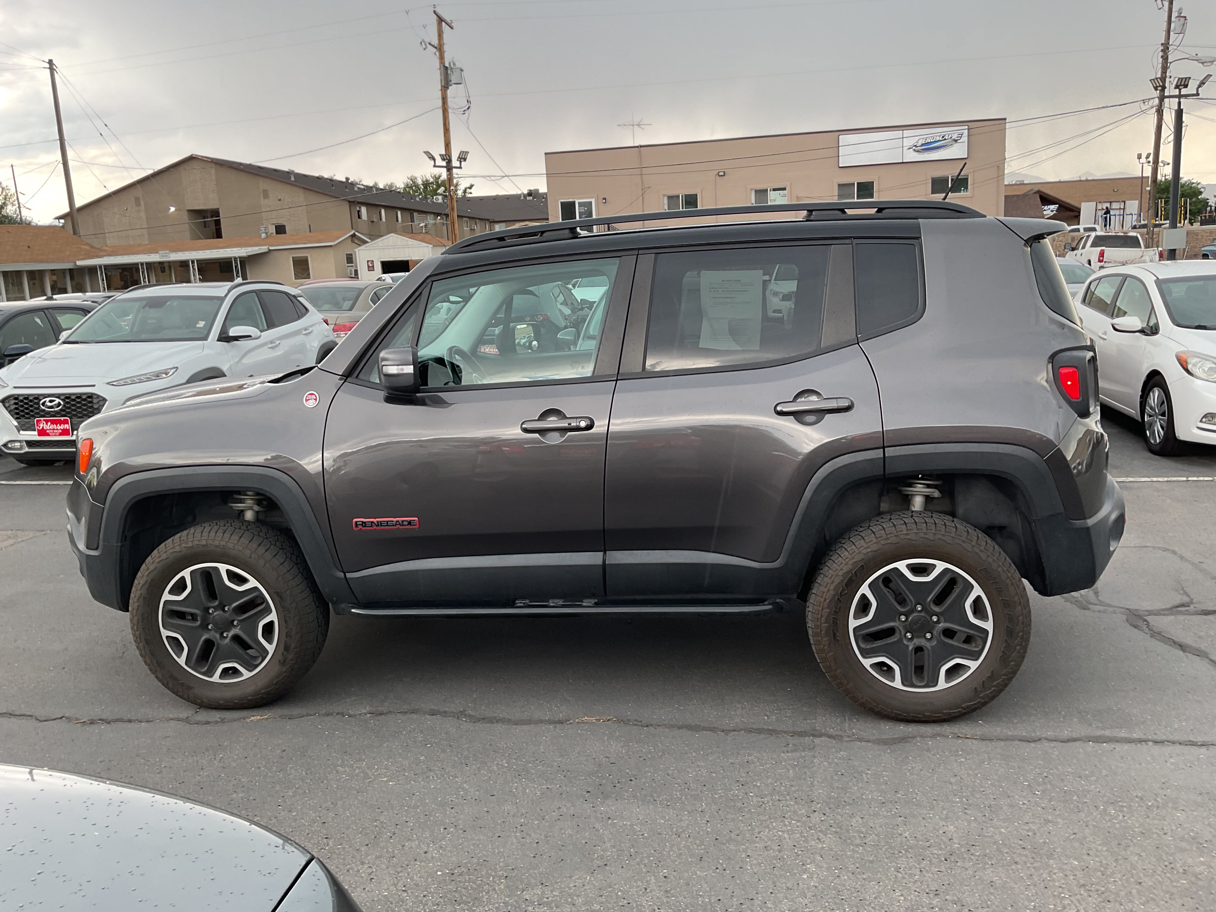Used 2016 Jeep Renegade Trailhawk w/ Premium Trailhawk Package AWD/4WD image 5