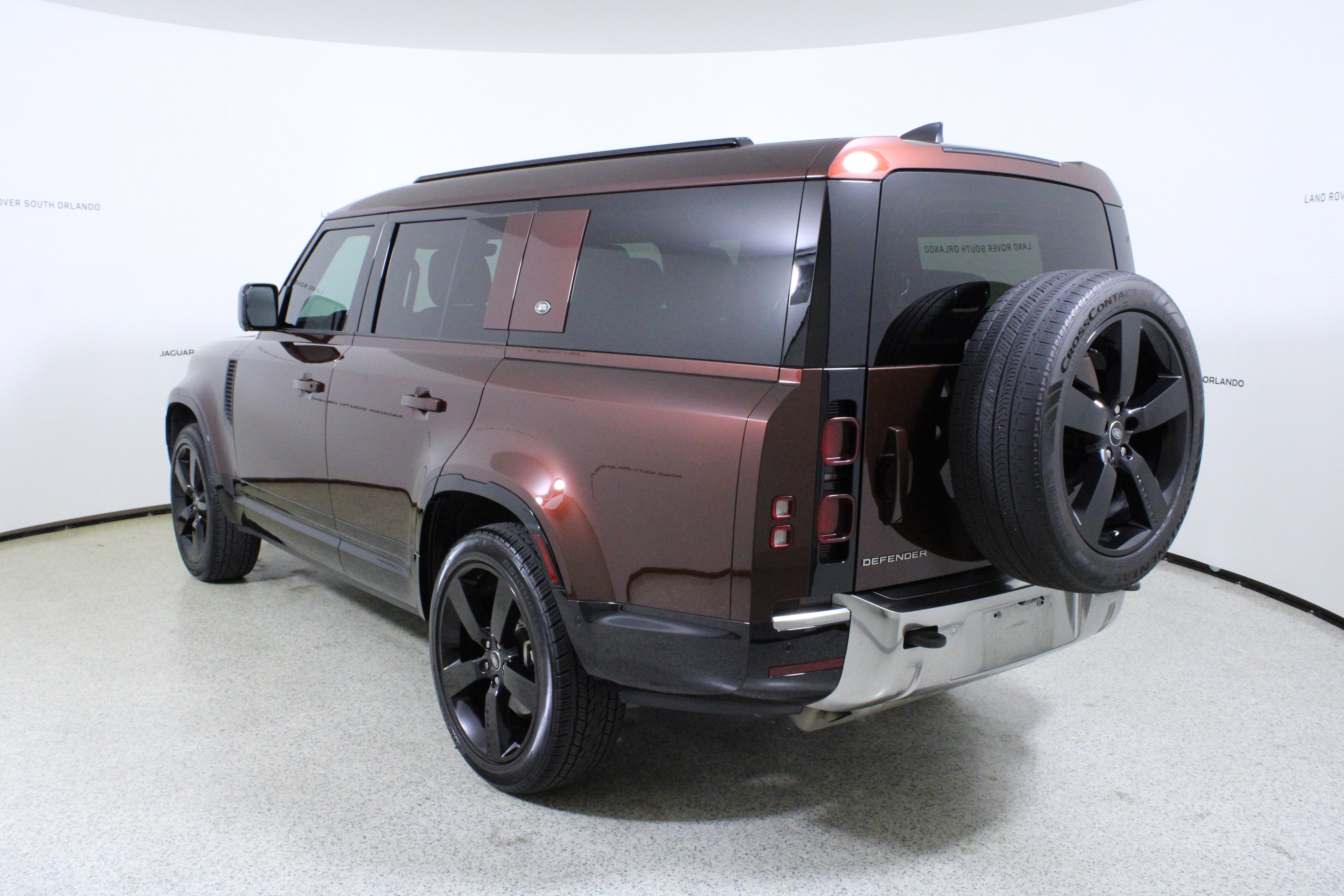 Used 2023 Land Rover Defender 130 S image 5