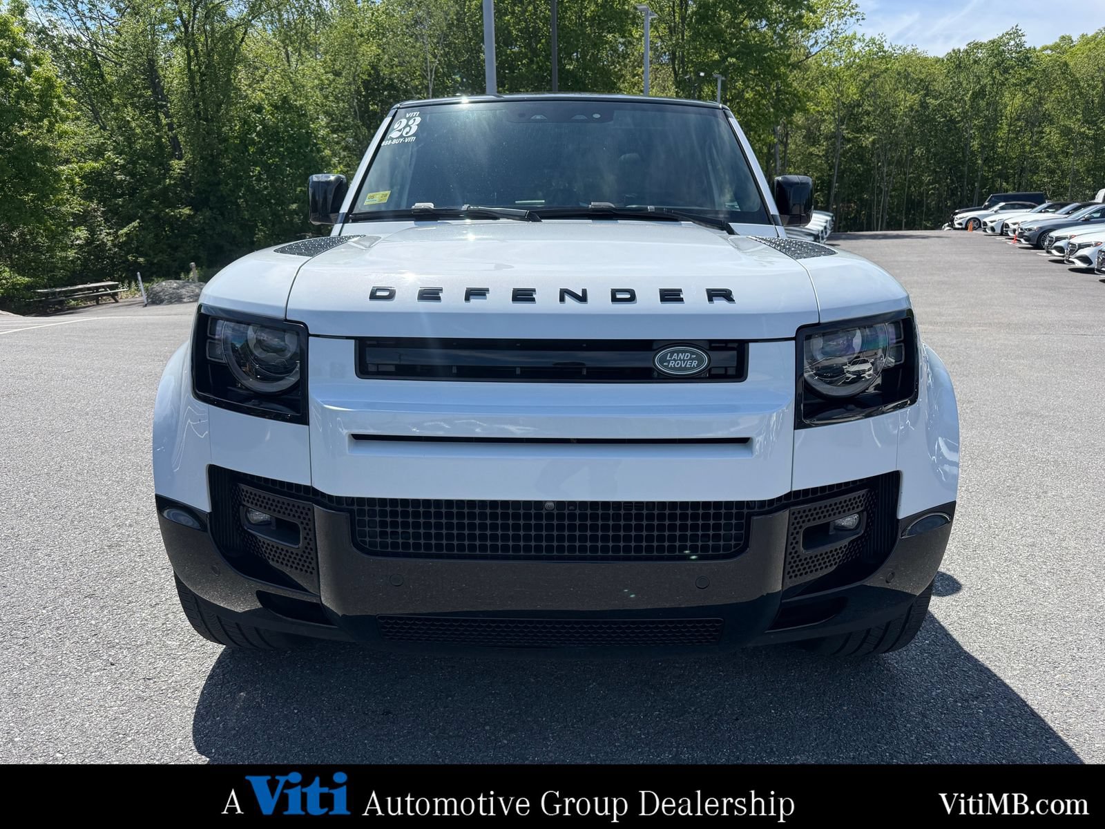 Used 2023 Land Rover Defender 110 V8 AWD/4WD image 3