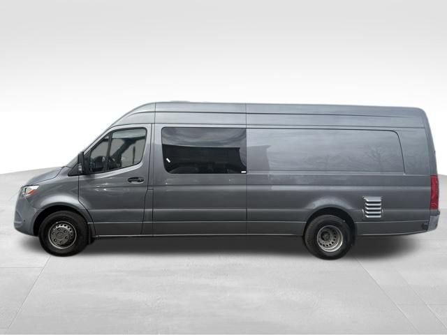 Used 2022 Mercedes-Benz Sprinter 4500 w/ Parking Package image 4
