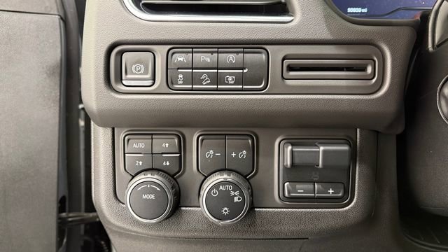 Used 2024 Chevrolet Suburban Z71 w/ Luxury Package AWD/4WD image 35