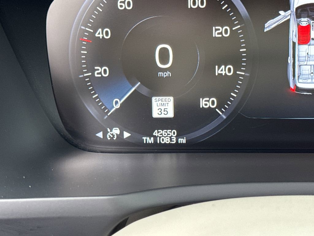 Used 2019 Volvo XC90 T6 Momentum w/ Protection Package Premier image 28