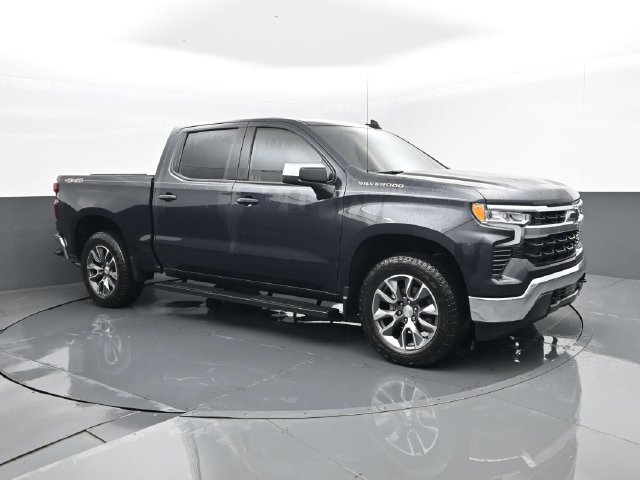 Used 2024 Chevrolet Silverado 1500 LT AWD/4WD image 3