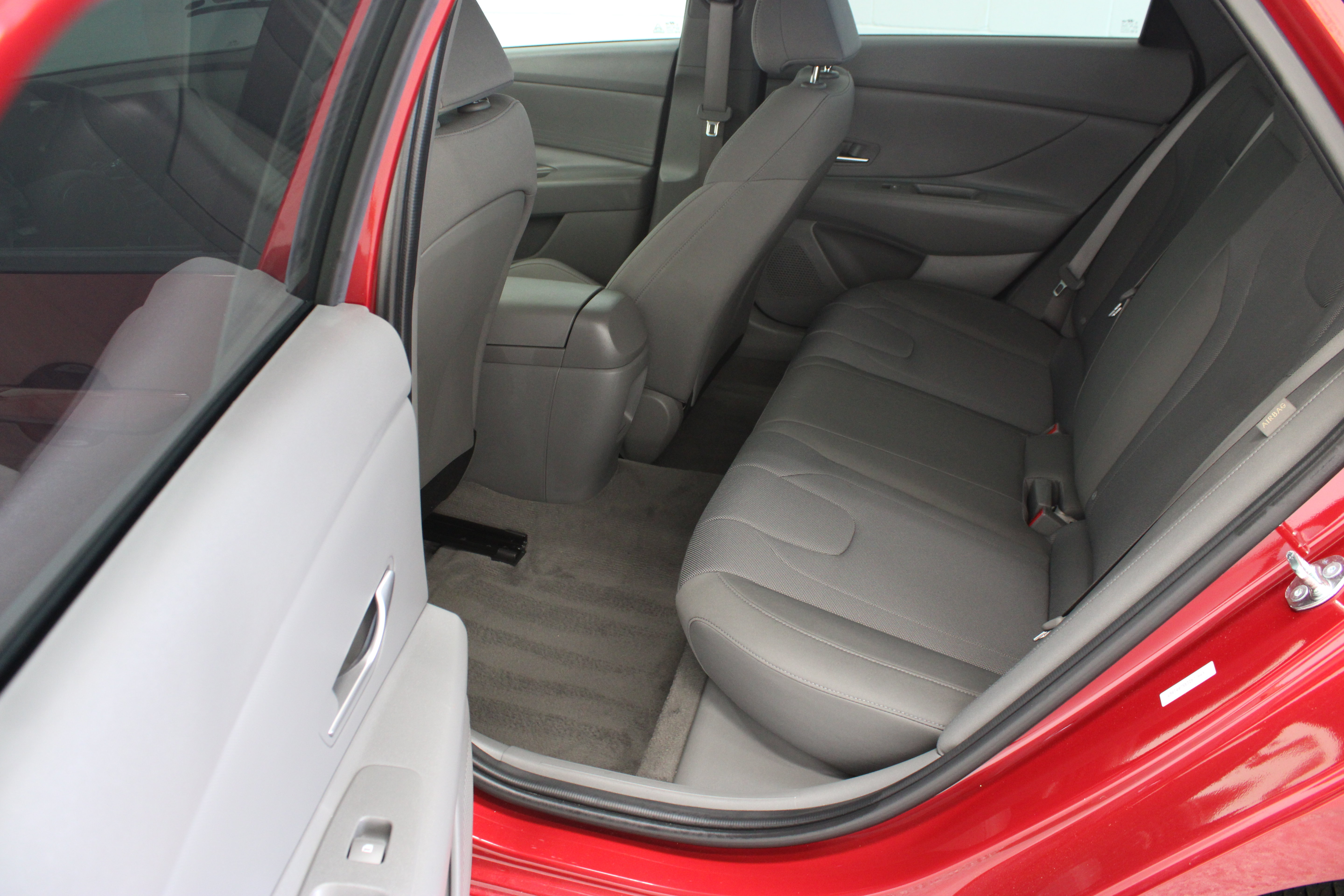 Used 2025 Hyundai Elantra SE FWD image 26