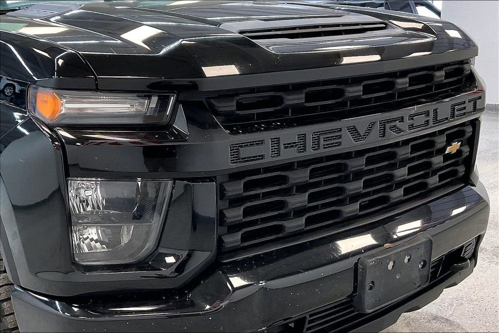 Used 2022 Chevrolet Silverado 2500 Custom w/ Custom Convenience Package AWD/4WD image 31