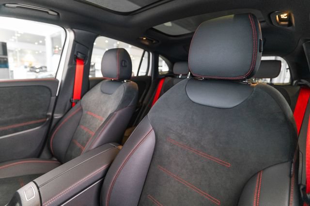 New 2026 Mercedes-Benz GLA 35 AMG 4MATIC image 5