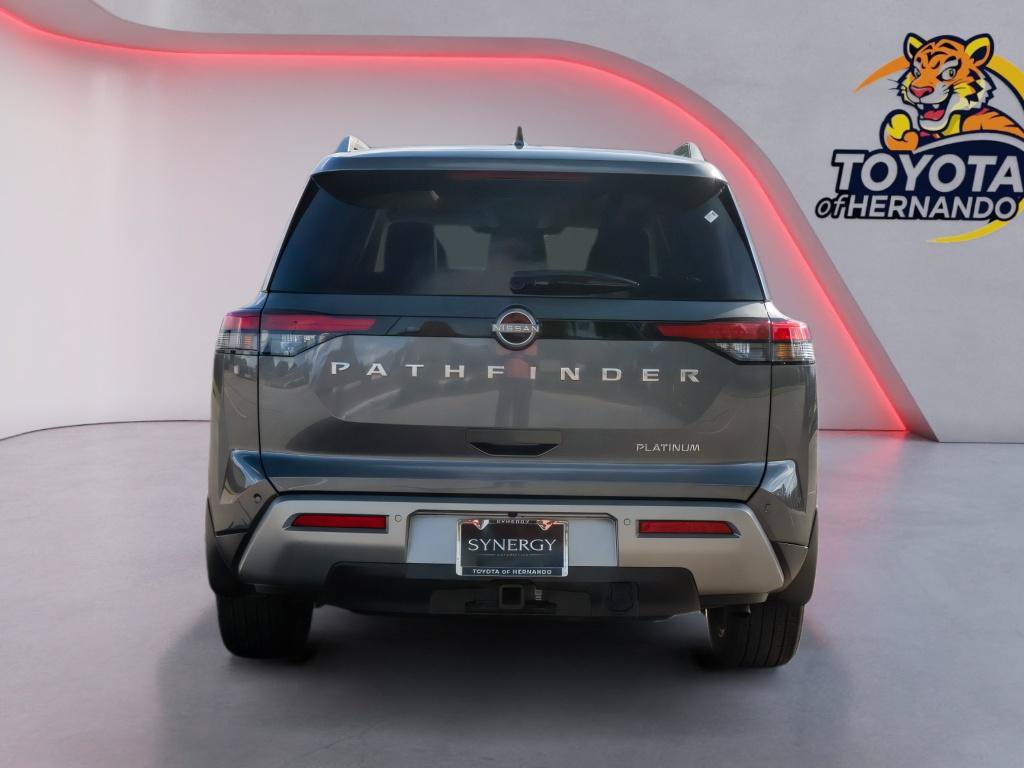 Used 2025 Nissan Pathfinder Platinum FWD image 7