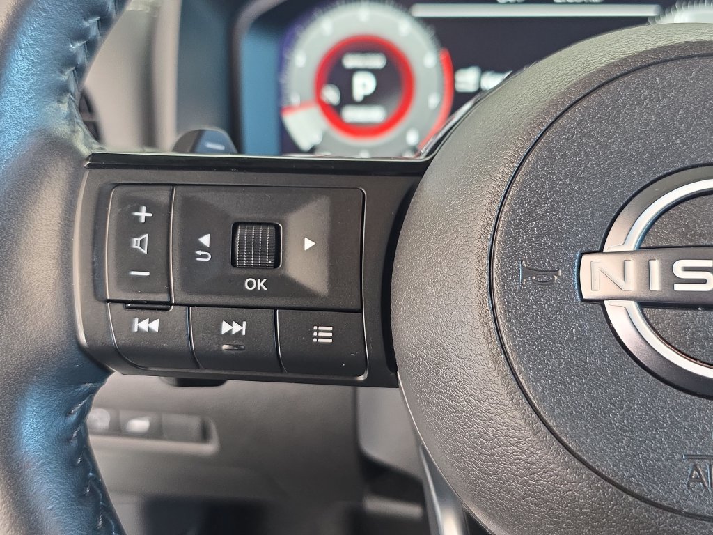 Used 2024 Nissan Rogue SL w/ SL Premium Package FWD image 23