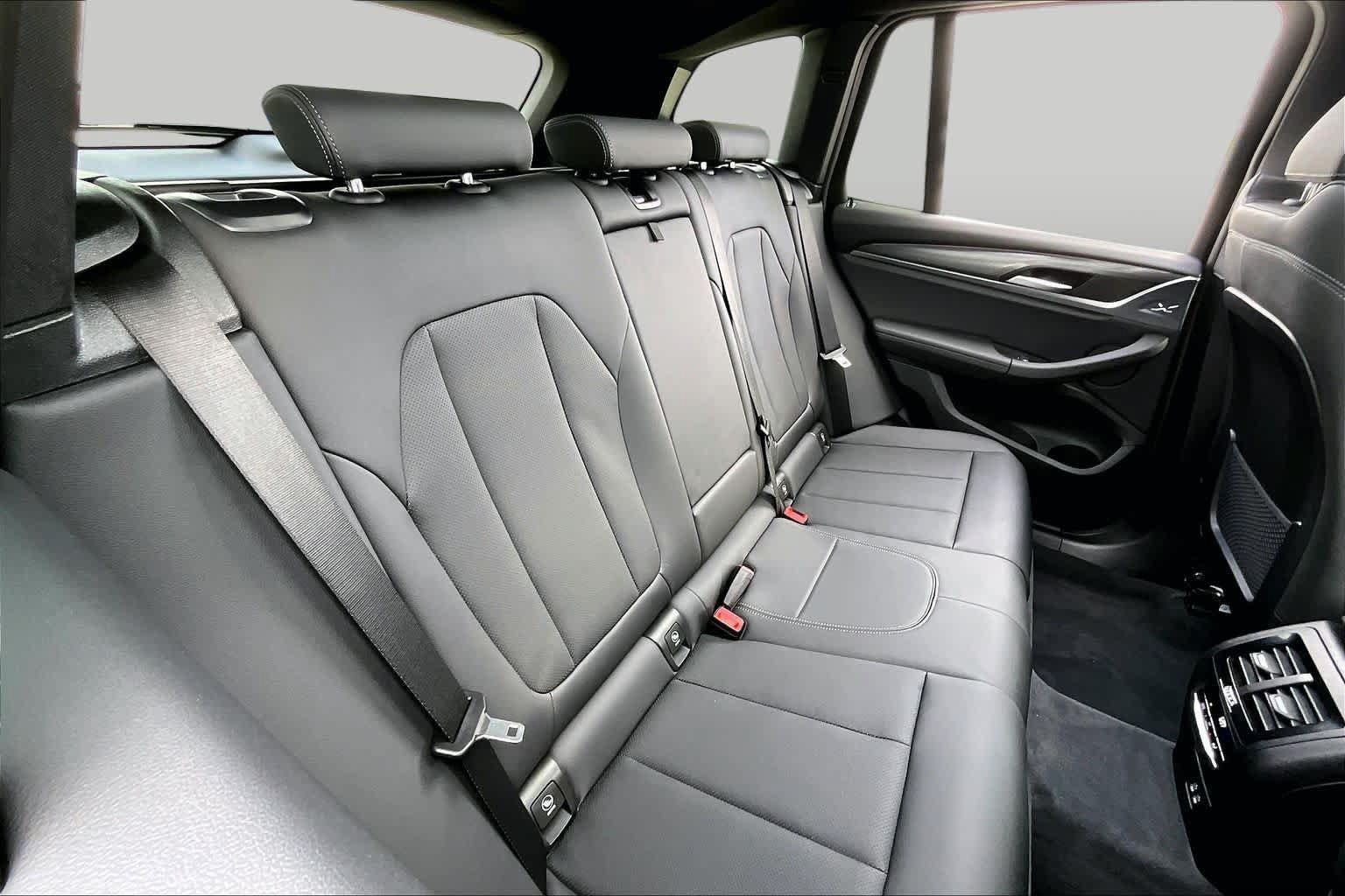 Used 2024 BMW X3 sDrive30i w/ M Sport Package RWD image 18