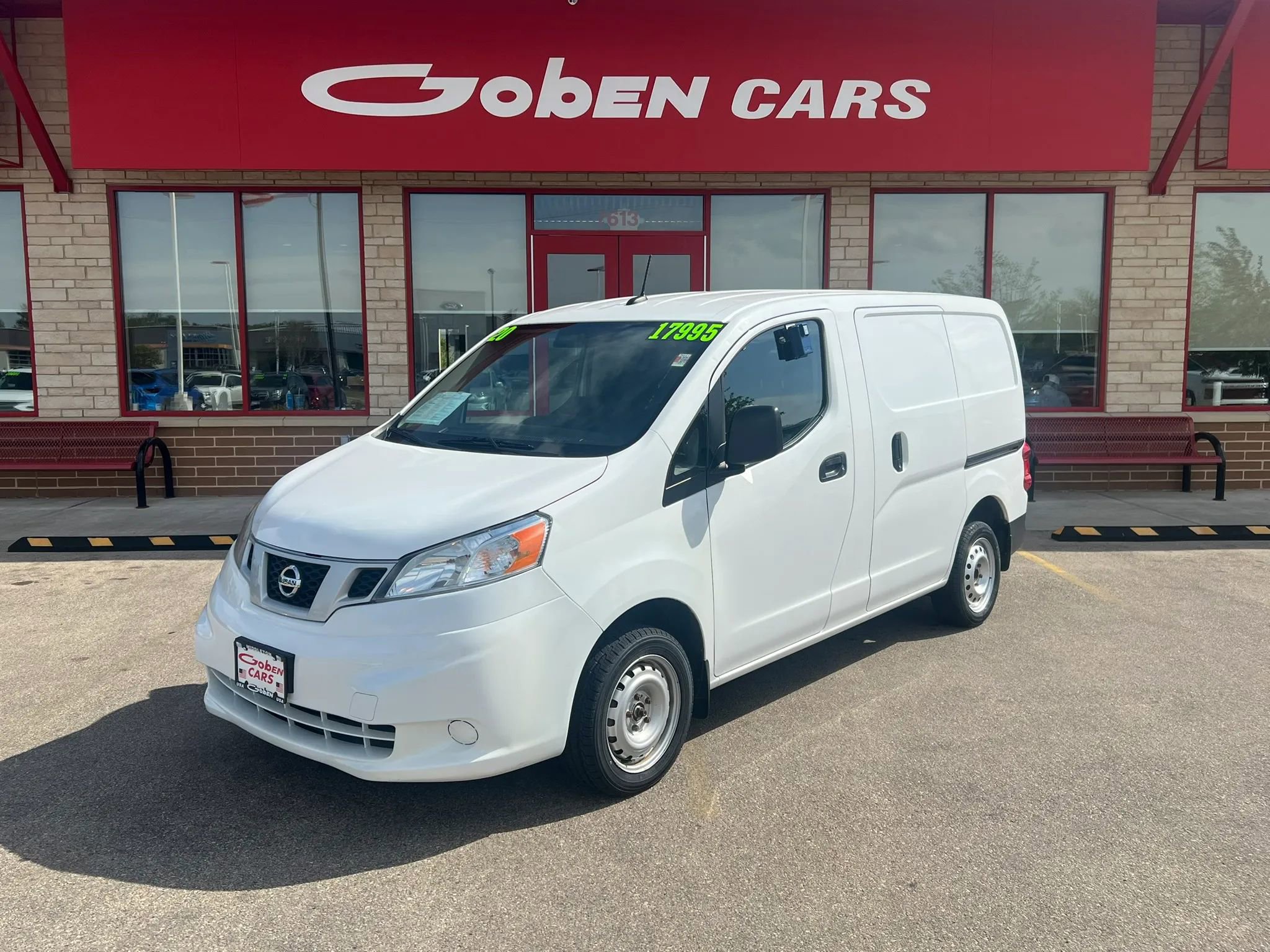 Used 2020 Nissan NV200 S FWD image 1