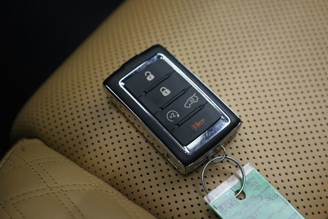 Used 2023 Jeep Grand Cherokee L Summit w/ Luxury Tech Group V AWD/4WD image 40