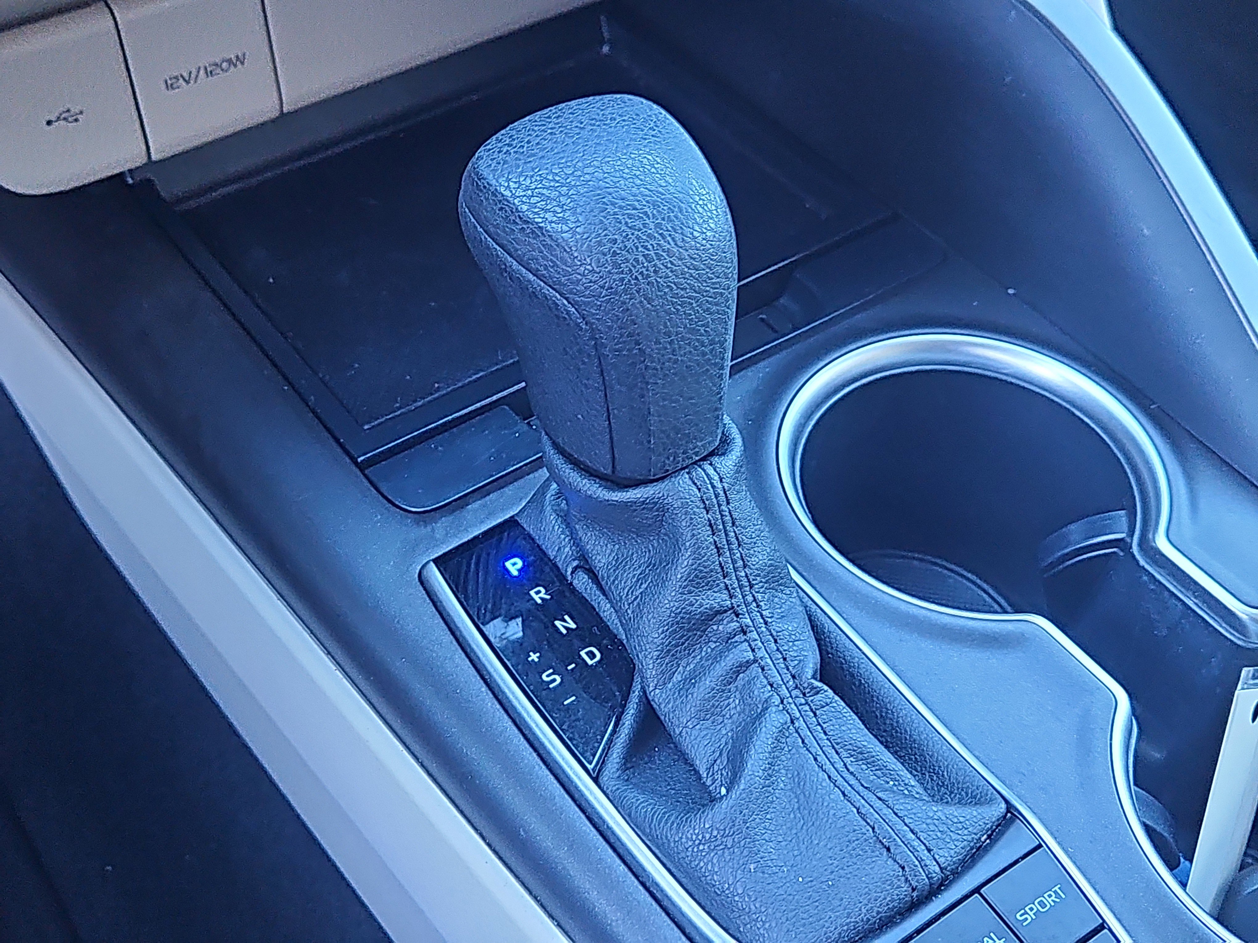 Used 2022 Toyota Camry LE image 14