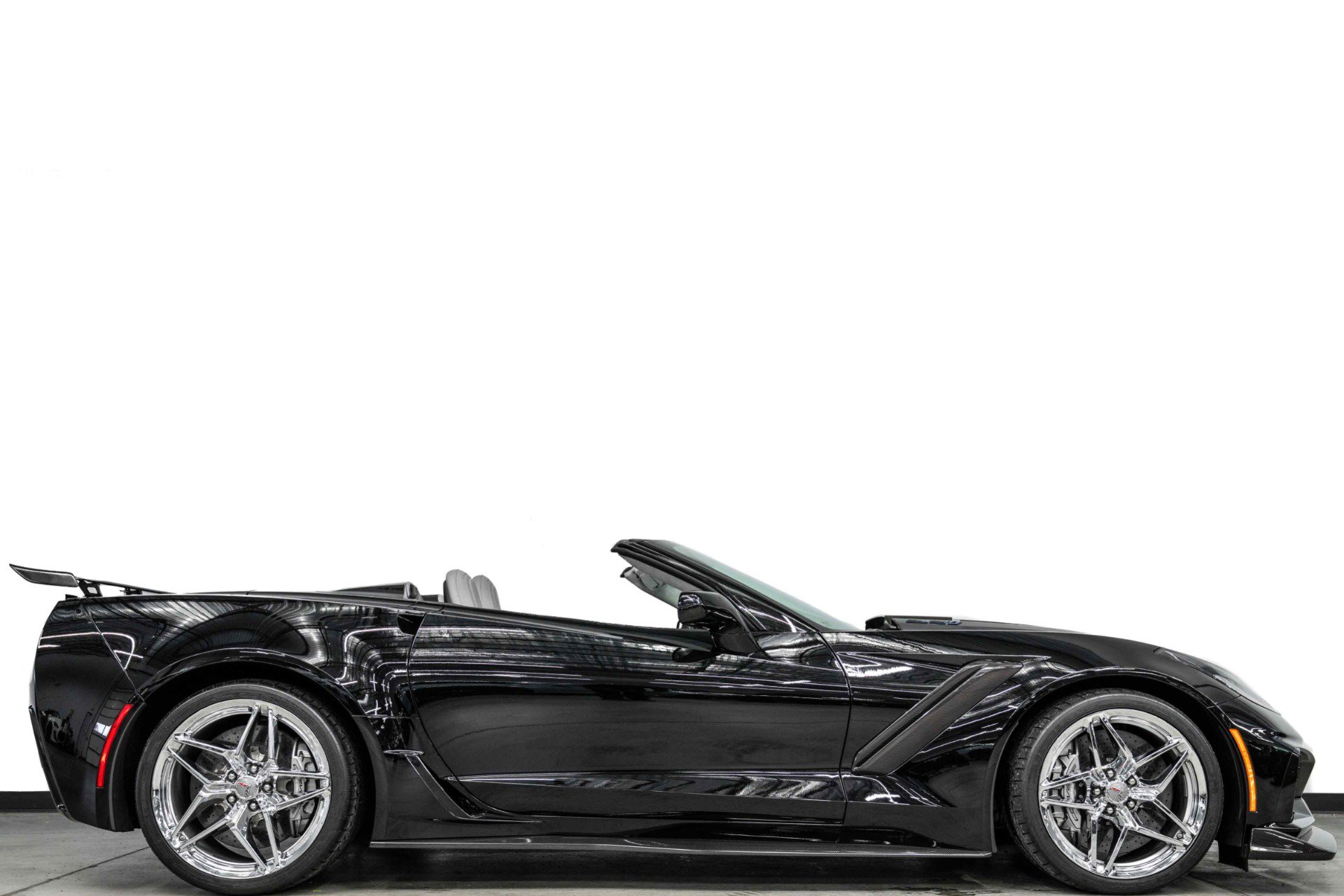 Used 2019 Chevrolet Corvette ZR1 RWD image 2