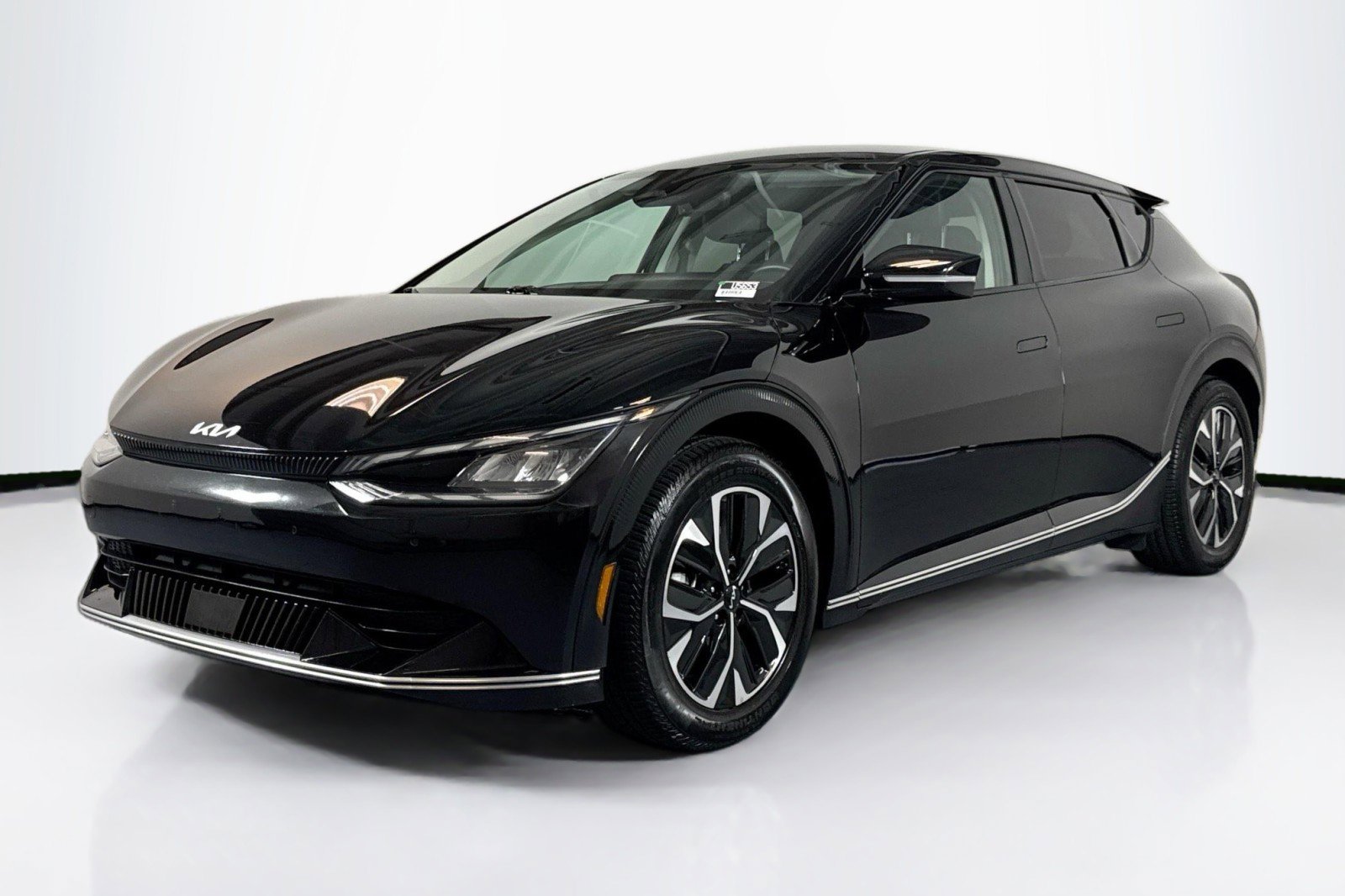 Used 2022 Kia EV6 Wind image 1