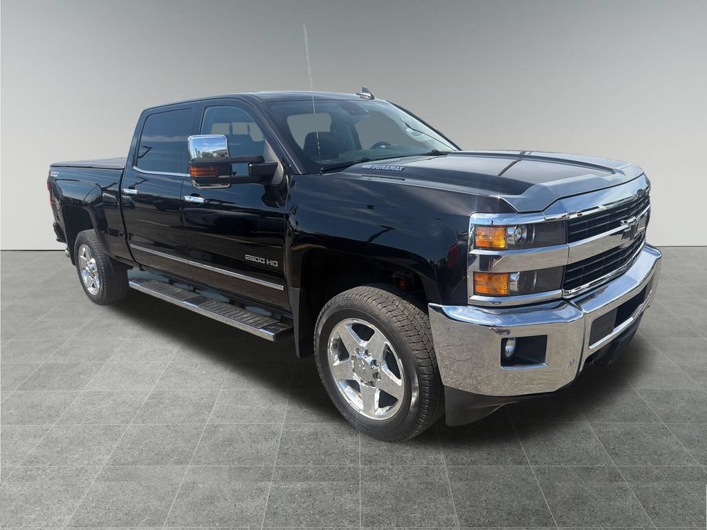 Used 2015 Chevrolet Silverado 2500 LTZ AWD/4WD image 7