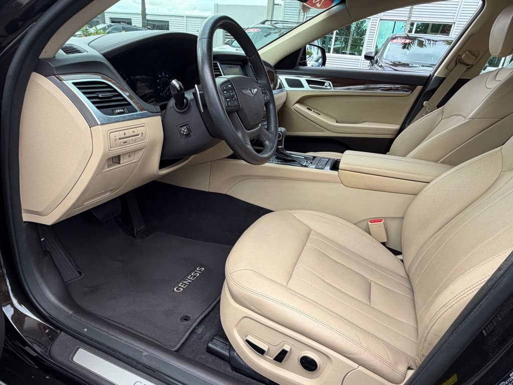 Used 2018 Genesis G80 3.8 RWD image 11