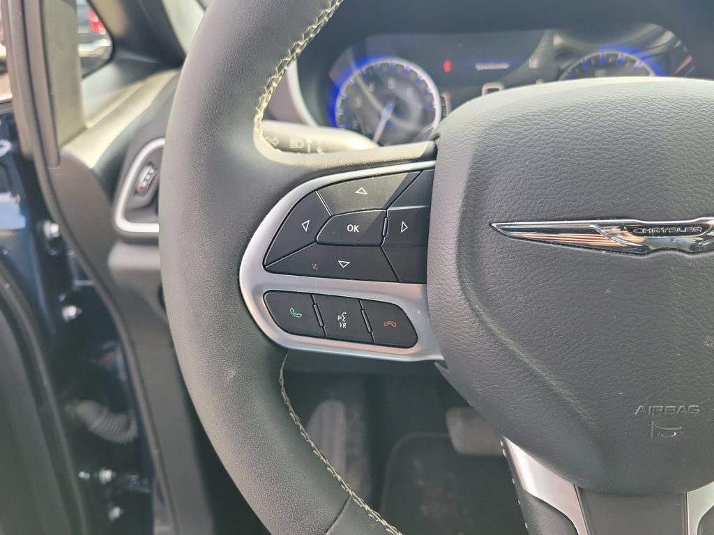 Used 2025 Chrysler Pacifica Select FWD image 28