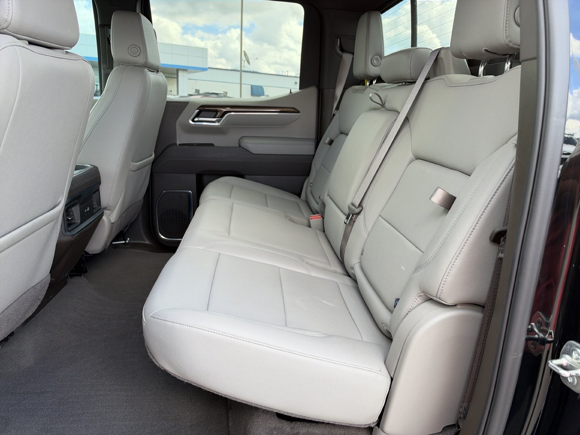Used 2025 Chevrolet Silverado 1500 LT Trail Boss w/ Convenience Package II AWD/4WD image 11