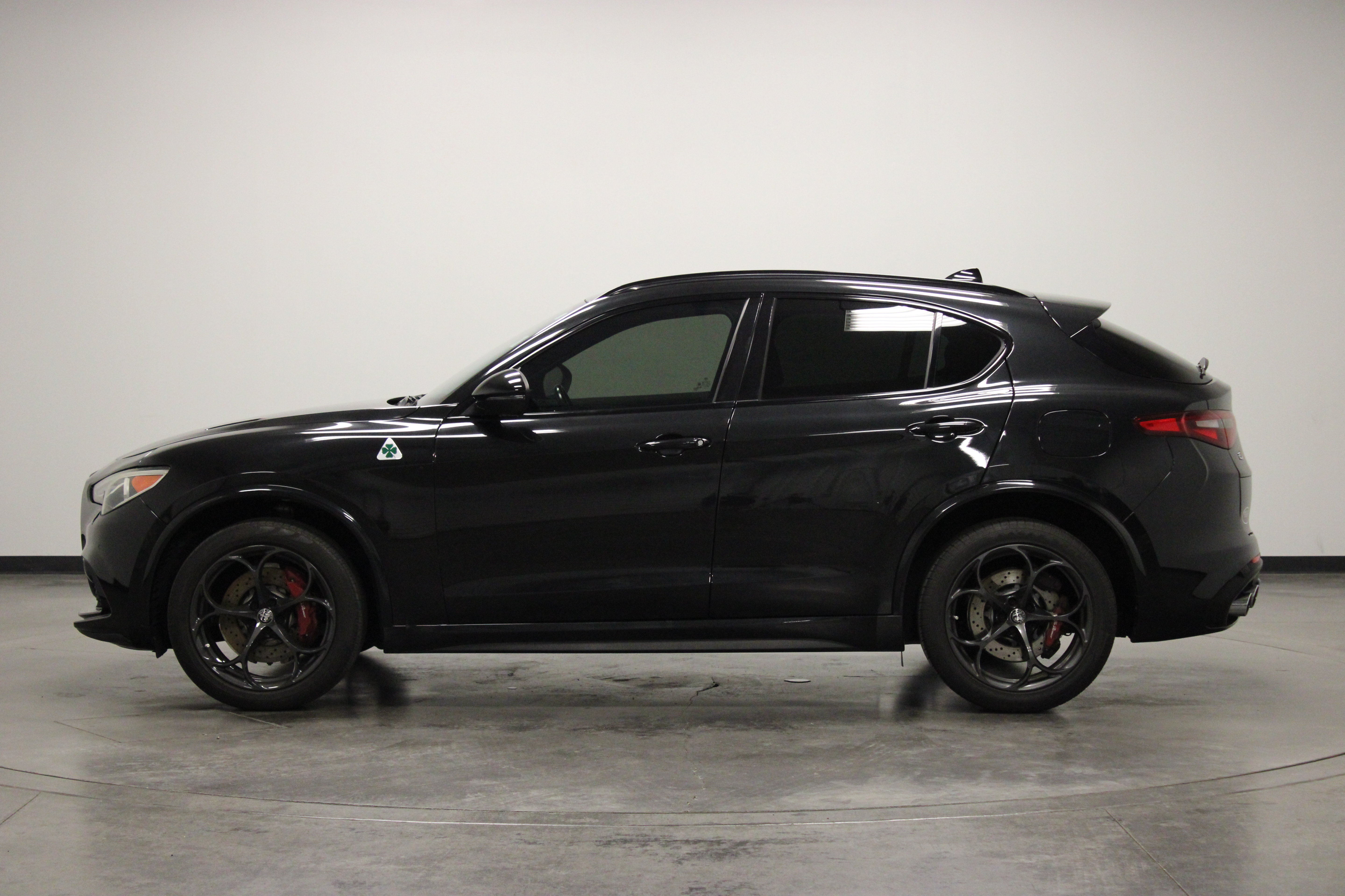 Used 2022 Alfa Romeo Stelvio Quadrifoglio w/ Active Assist Plus Package AWD/4WD image 5