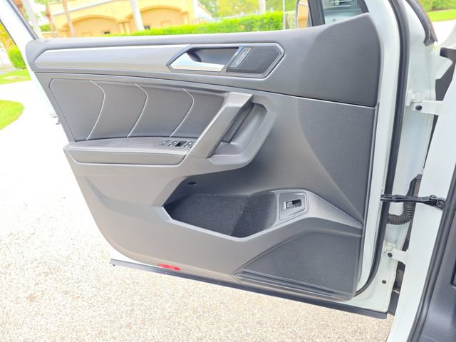 Used 2022 Volkswagen Tiguan SE R-Line AWD/4WD image 20