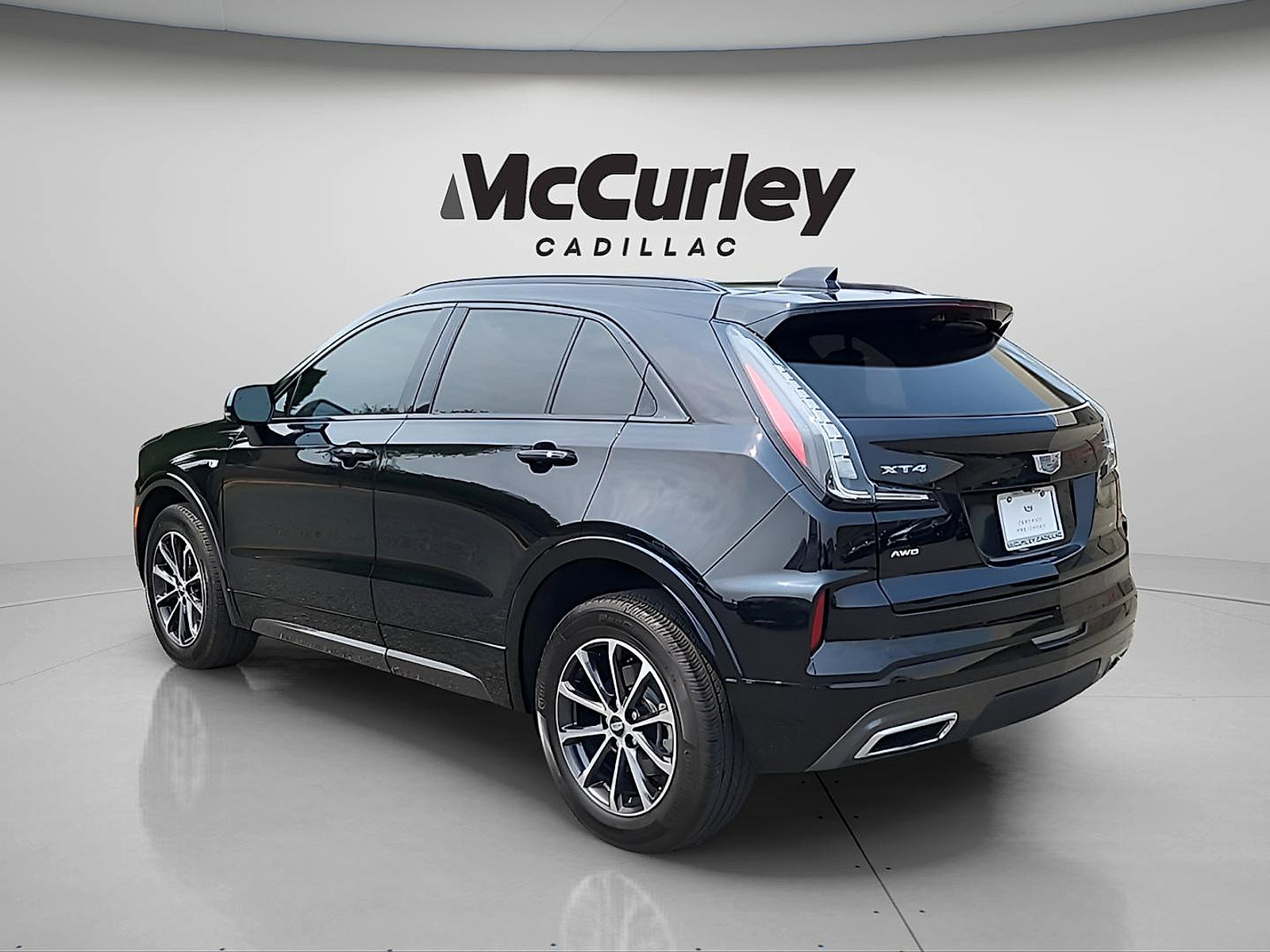 Certified 2024 Cadillac XT4 Sport w/ Technology Package AWD/4WD image 5