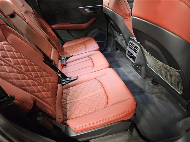 Used 2024 Audi SQ7 Prestige AWD/4WD image 19