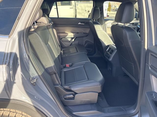 Used 2023 Volkswagen Atlas Cross Sport SE w/ Panoramic Sunroof Package image 33