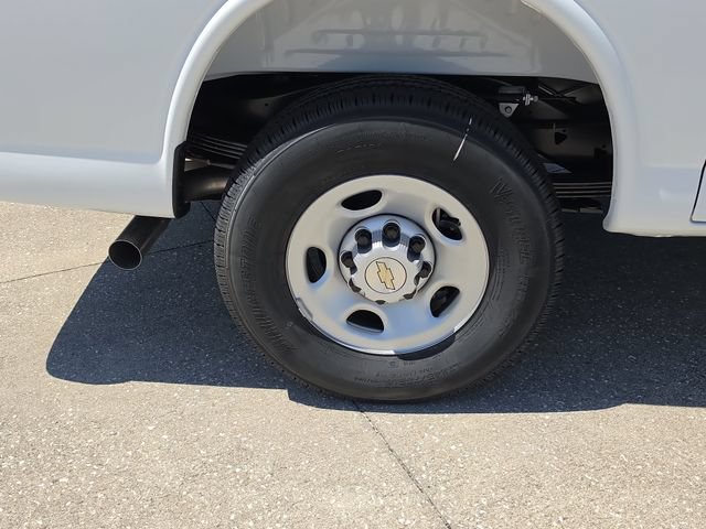 New 2026 Chevrolet Express 3500 RWD image 5