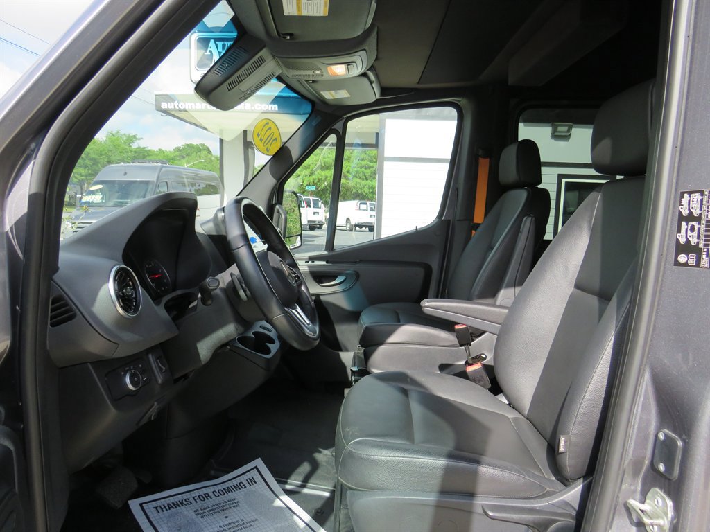Used 2022 Mercedes-Benz Sprinter 4500 image 4