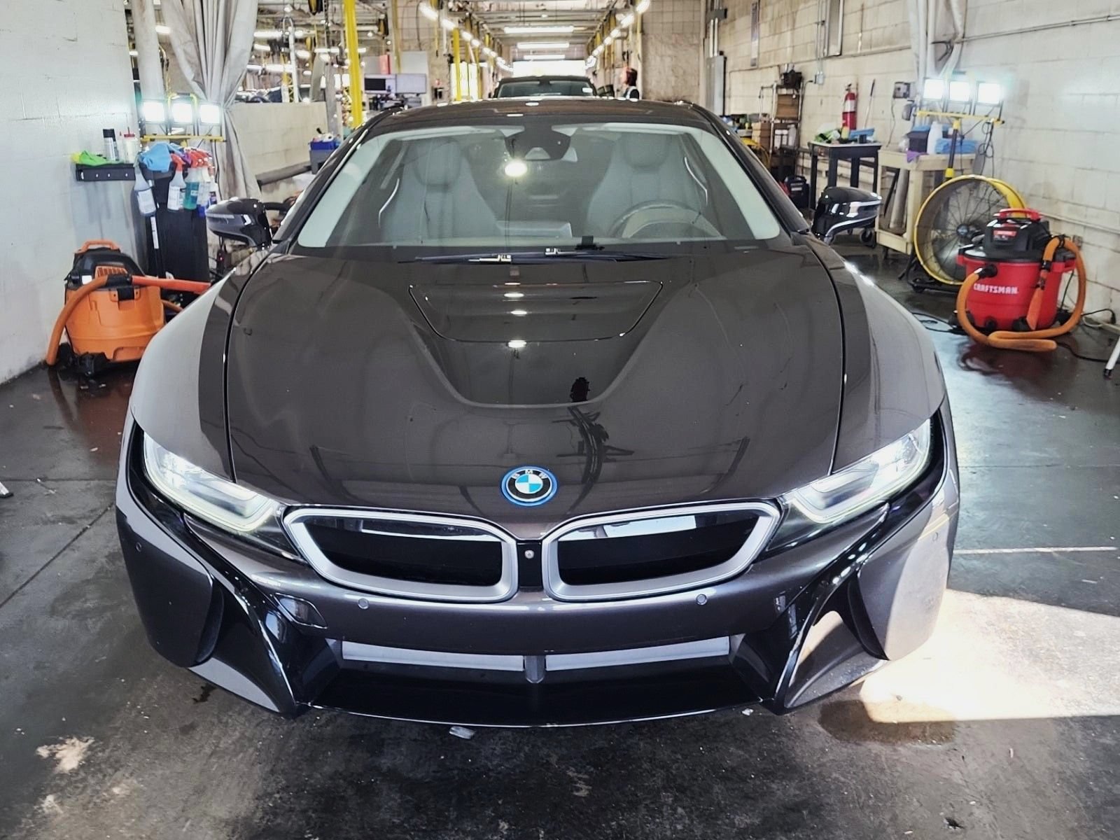 Used 2020 BMW i8 Coupe AWD/4WD image 2