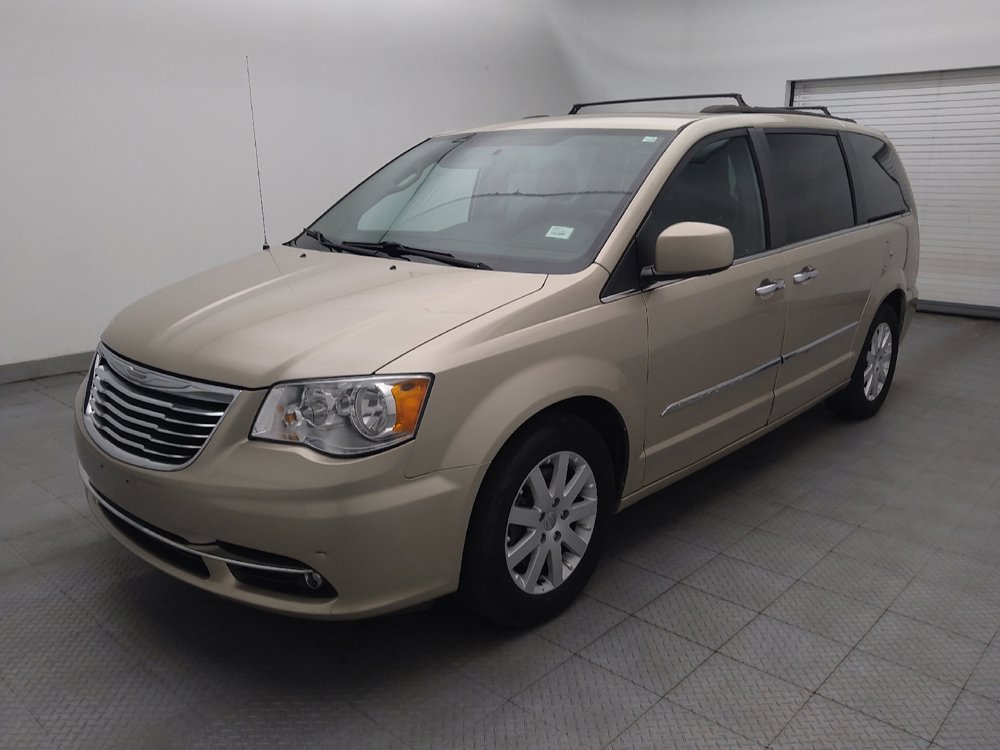 Used 2015 Chrysler Town & Country Touring w/ Driver Convenience Group FWD image 2