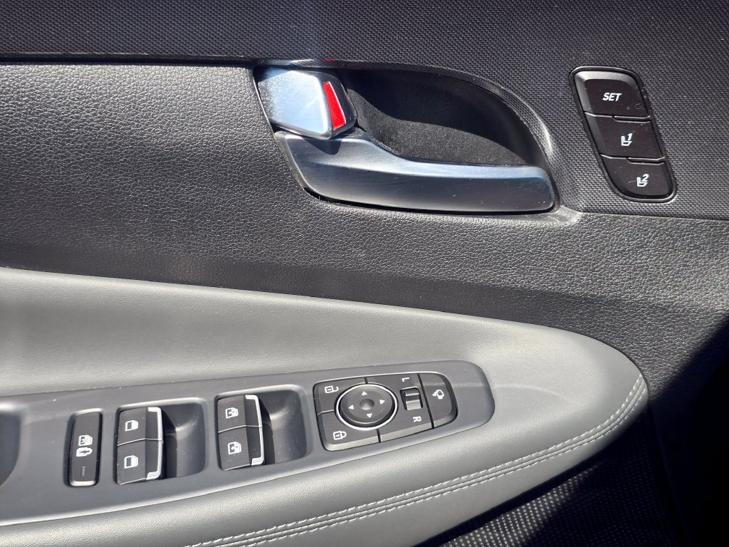 Used 2021 Hyundai Santa Fe Limited AWD/4WD image 24