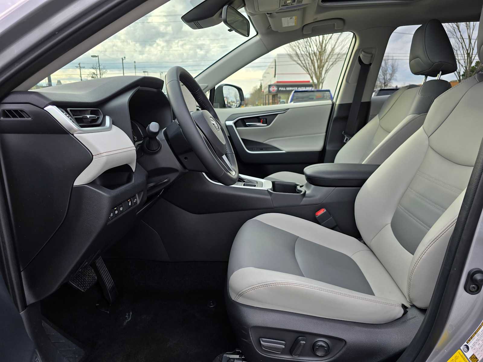 Certified 2025 Toyota RAV4 XLE Premium image 21