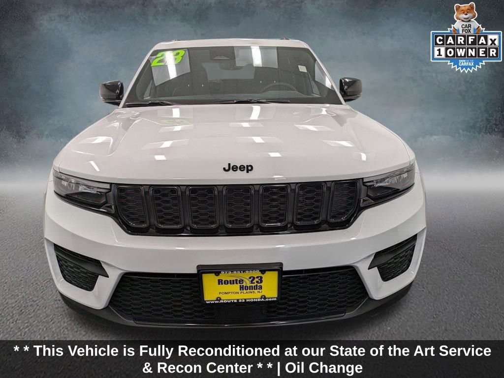 Used 2023 Jeep Grand Cherokee Altitude image 2