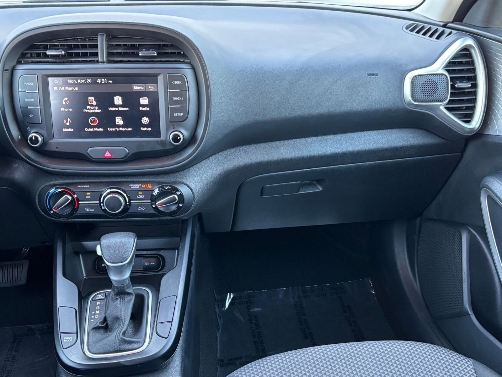 Used 2025 Kia Soul LX w/ LX Technology Package FWD image 33