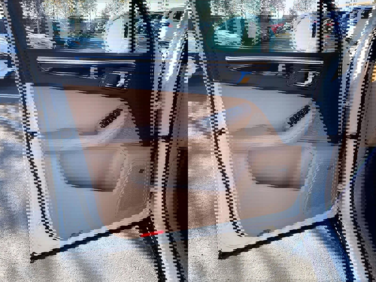 Used 2024 Porsche Macan image 25