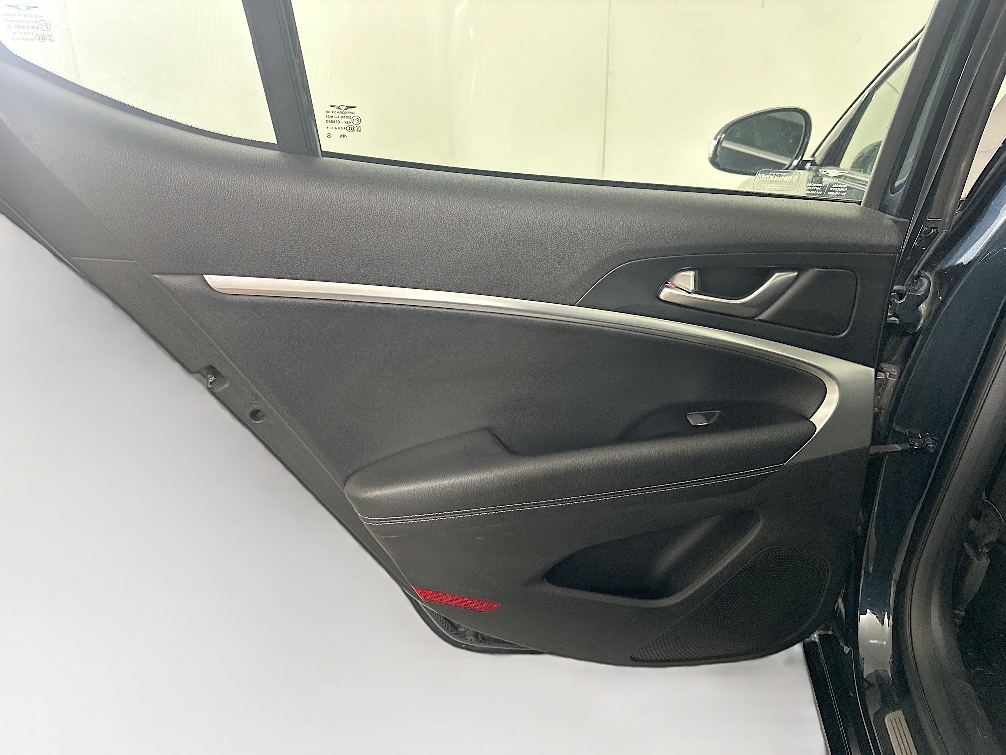 Used 2025 Genesis G70 2.5T RWD image 26