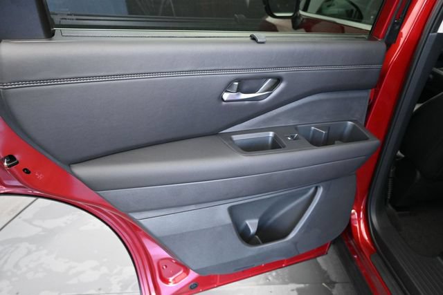 Used 2026 Nissan Pathfinder Platinum FWD image 22