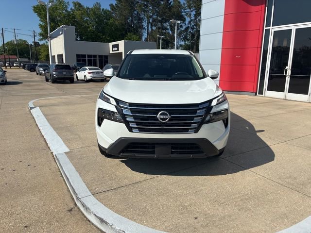 Used 2025 Nissan Rogue SV image 2