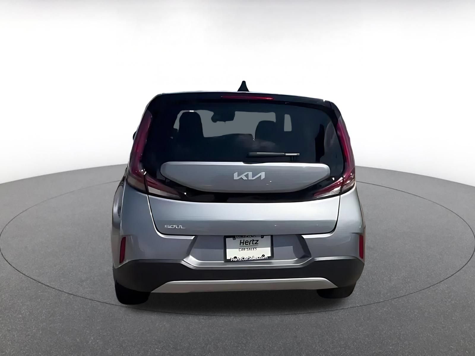 Used 2025 Kia Soul LX w/ LX Technology Package FWD image 10
