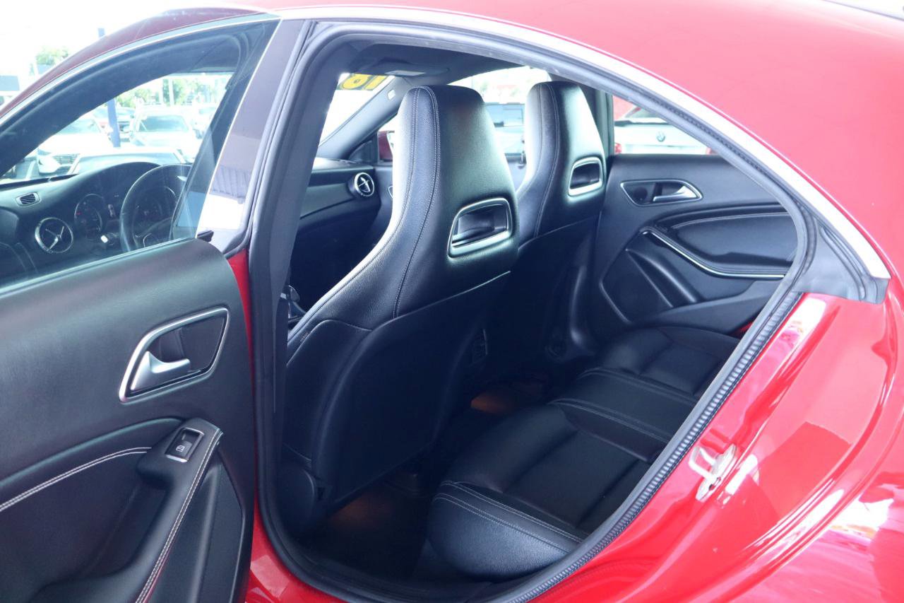 Used 2018 Mercedes-Benz CLA 250 4MATIC image 31