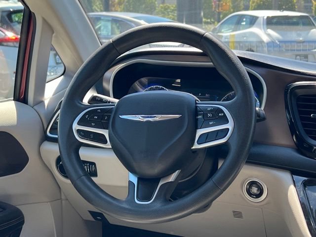 Used 2017 Chrysler Pacifica LX FWD image 17