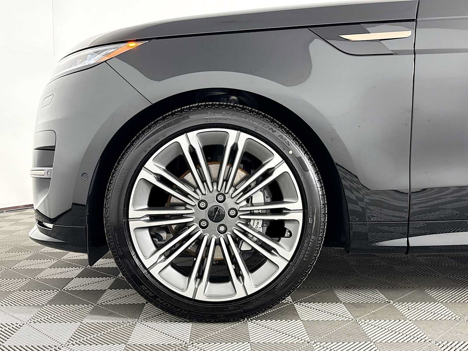 New 2026 Land Rover Range Rover Sport Dynamic SE AWD/4WD image 30
