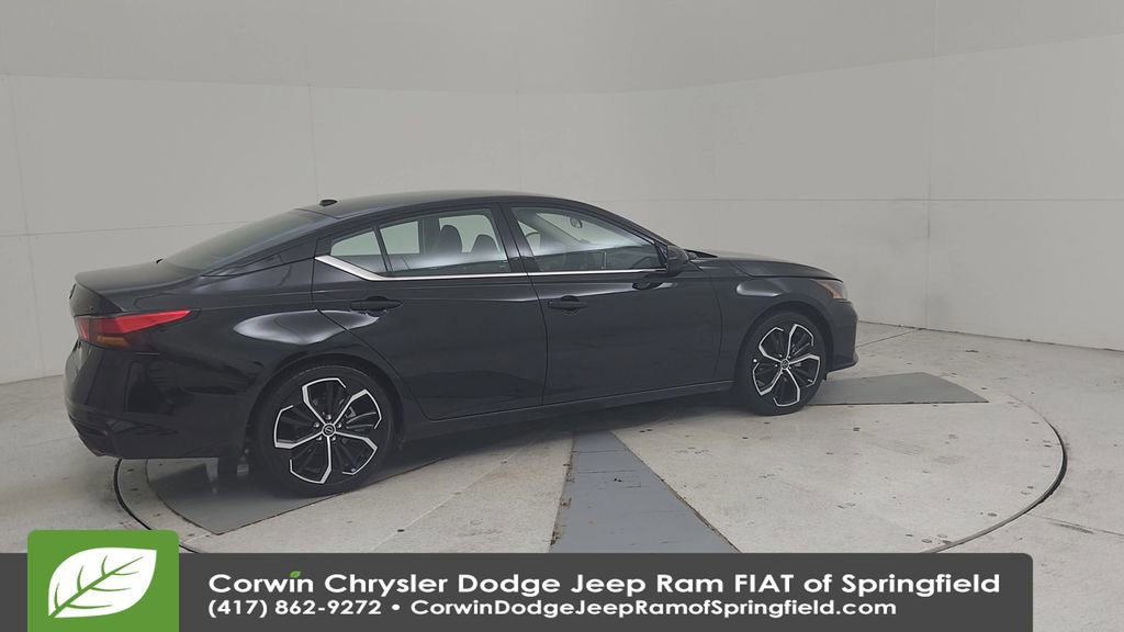 Used 2025 Nissan Altima 2.5 SR image 17