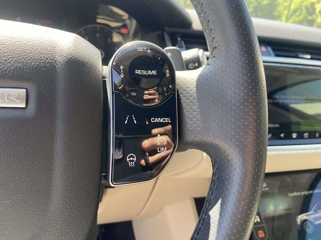 Used 2020 Land Rover Range Rover Velar S AWD/4WD image 24