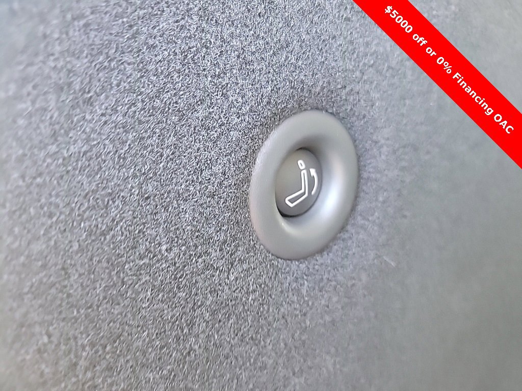 New 2025 Nissan Pathfinder SL w/ SL Premium Package image 40